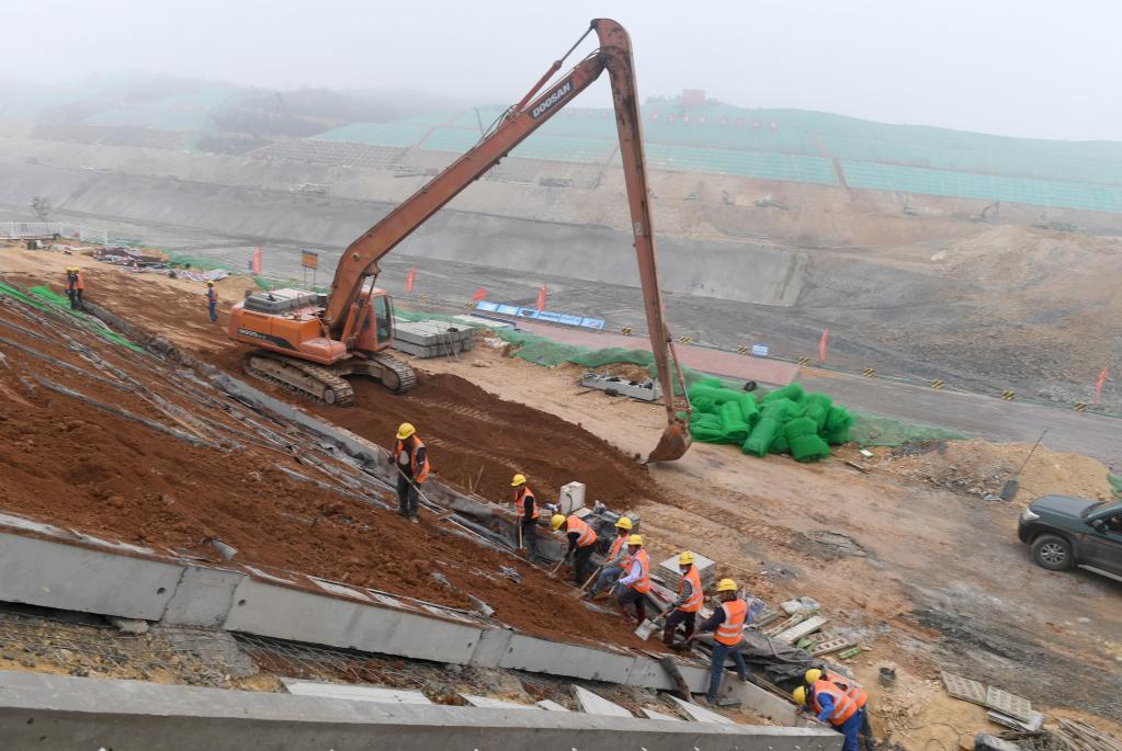 廣西：平陸運河建設(shè)忙