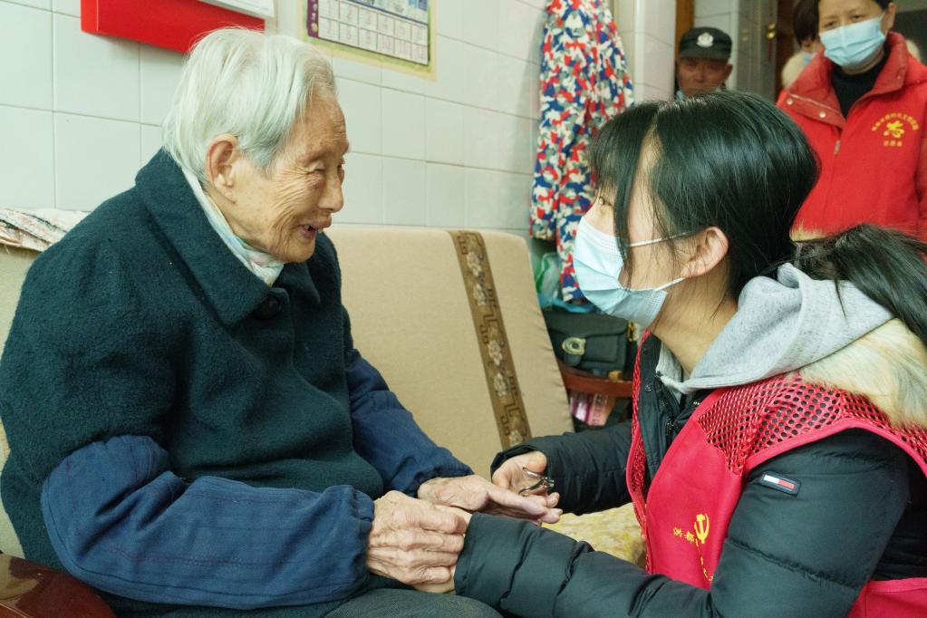 老人按需點單 服務(wù)送到家中