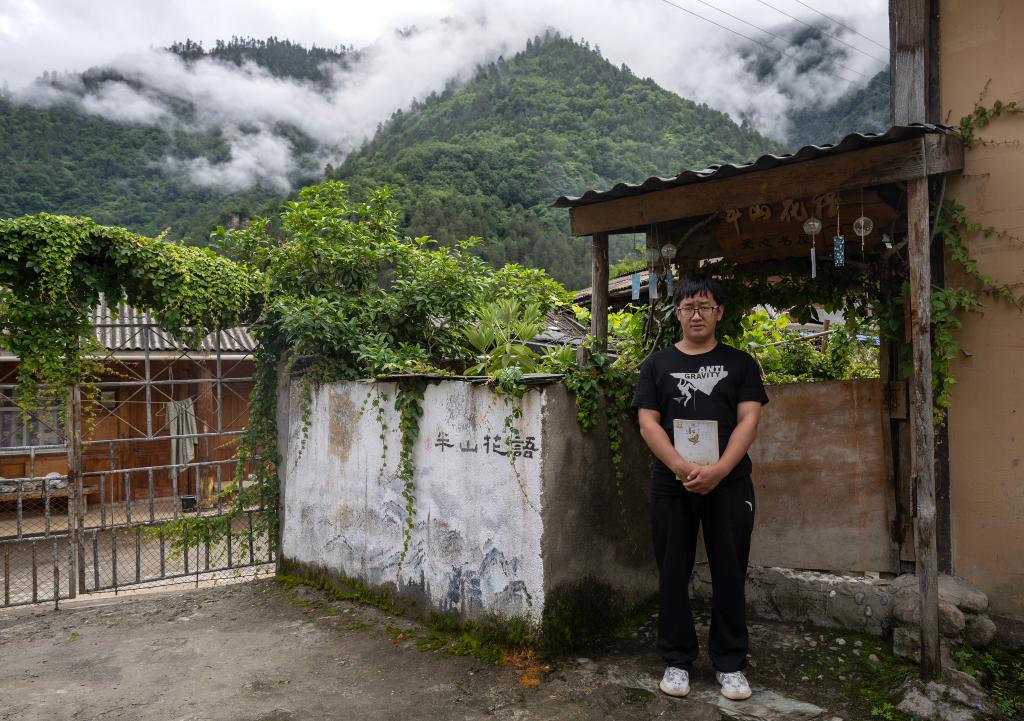 國道之行 從雪山奔向大海丨怒江邊，書香把夢想送往遠(yuǎn)方