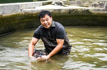 新時(shí)代中國調(diào)研行·長江篇｜“水中大熊貓”的“奶爸”