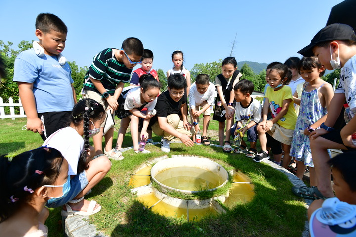 走進(jìn)自然 感知世界：浙江中小學(xué)生暑期生活豐富多彩