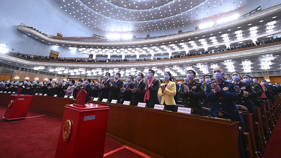 十四屆全國(guó)人大一次會(huì)議舉行第三次全體會(huì)議